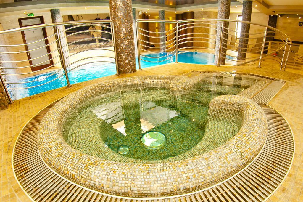 济夫努夫星光Spa及酒店 Dziwnów 外观 照片