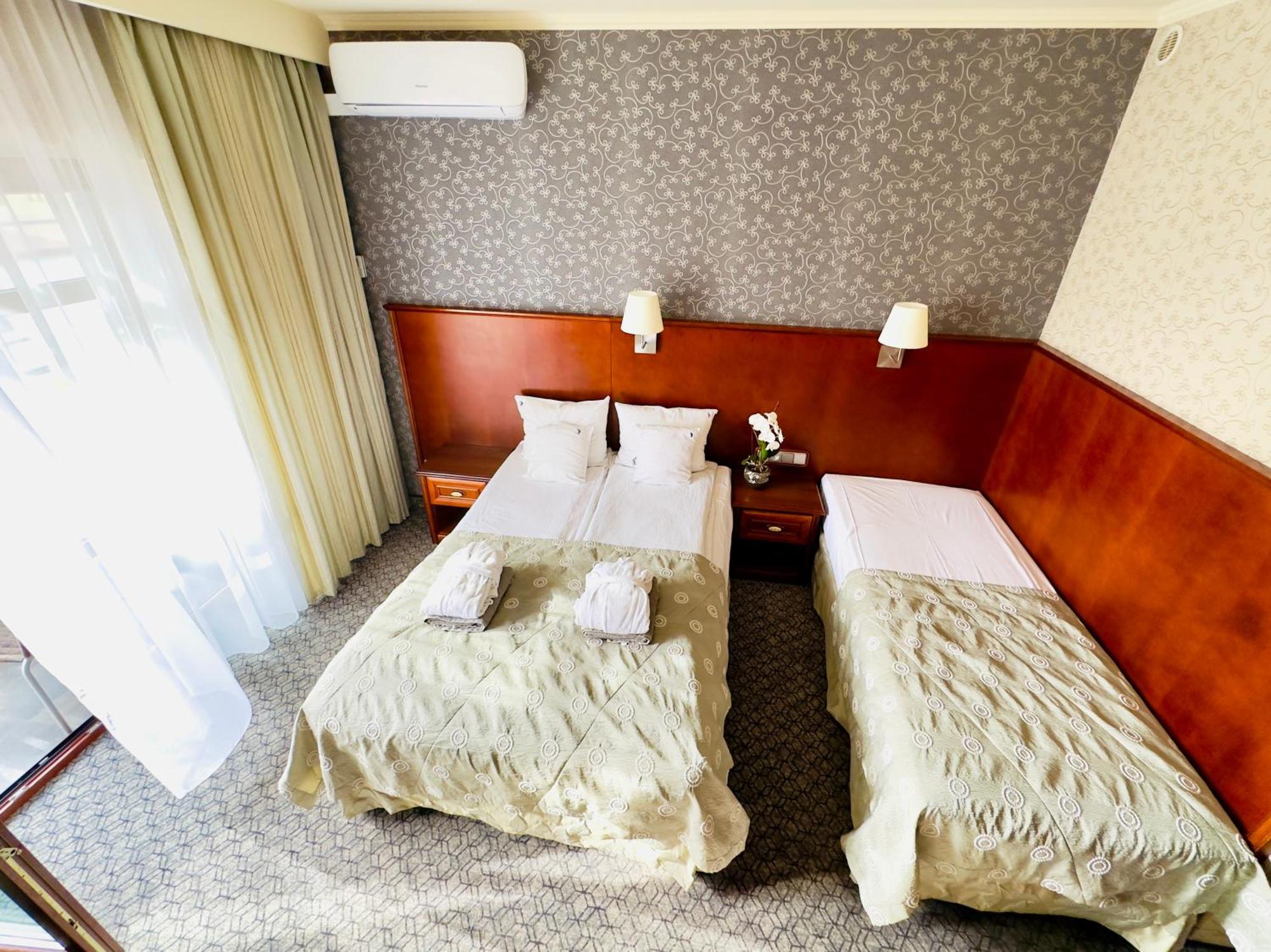 济夫努夫星光Spa及酒店 Dziwnów 外观 照片