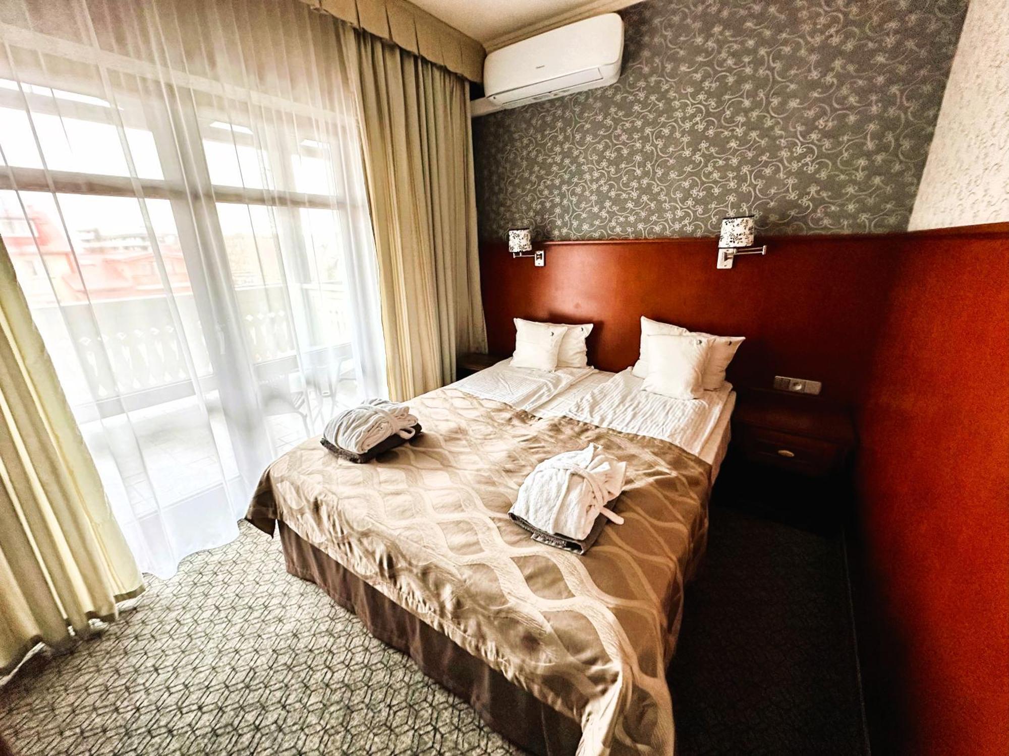 济夫努夫星光Spa及酒店 Dziwnów 外观 照片
